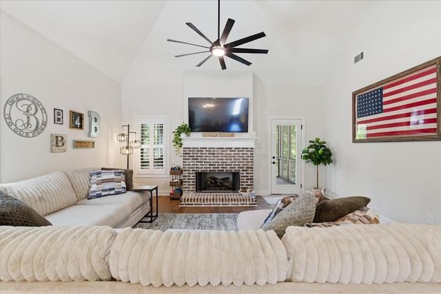 110 Emily Court, Carrollton, GA 30117