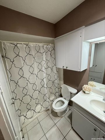66 Brees Blvd Apt 42D, San Antonio, TX 78209