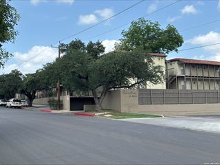 66 Brees Blvd Apt 42D, San Antonio, TX 78209