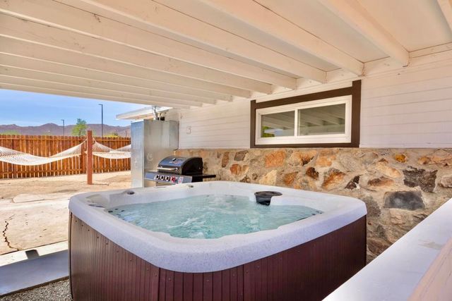 6451 Mountain View Street, Joshua Tree, CA 92252