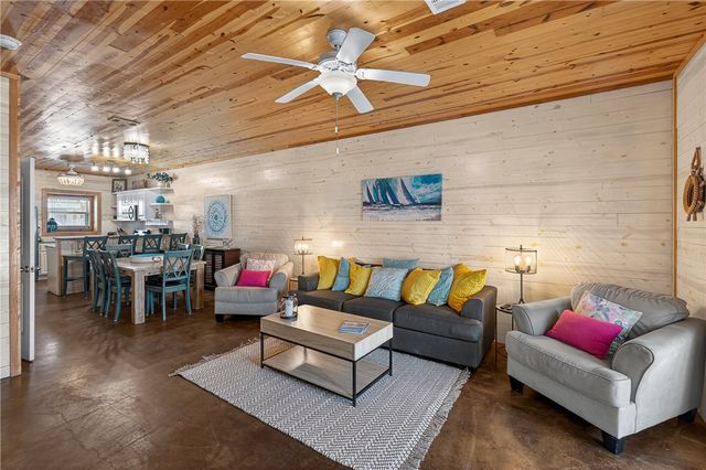2120 S 11th St 703, Port Aransas, TX 78373