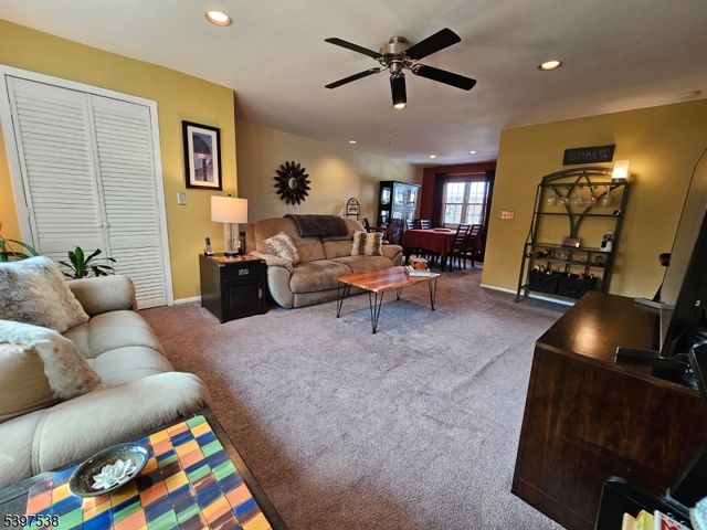 18 Wedgewood Dr 28, Verona Twp., NJ 07044