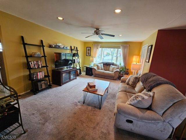 18 Wedgewood Dr 28, Verona Twp., NJ 07044