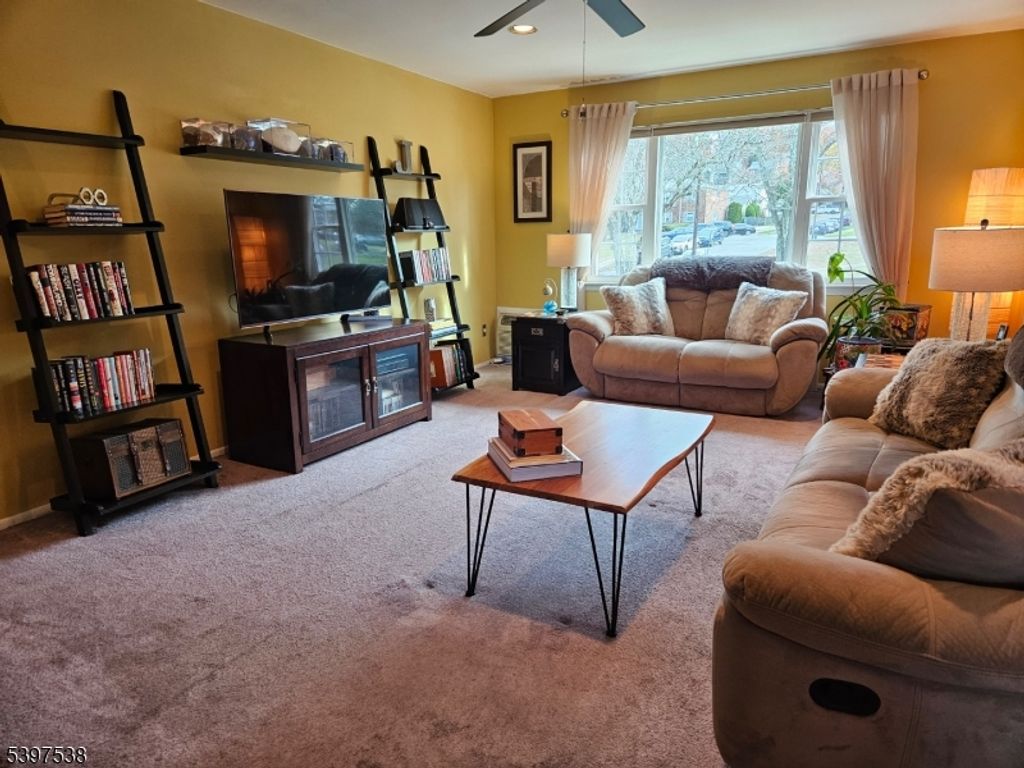 18 Wedgewood Dr 28, Verona Twp., NJ 07044