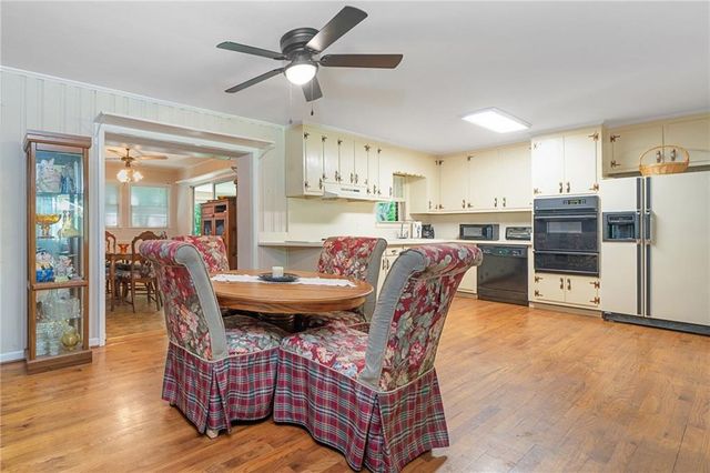 200 Dogwood Drive, Canton, GA 30114