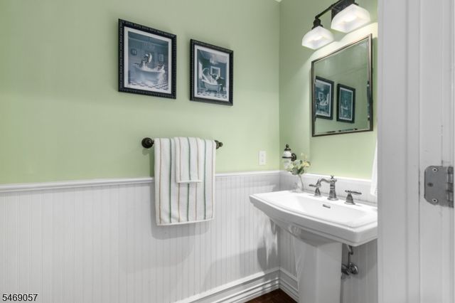 352 Westfield Ave, Ridgewood Village, NJ 07450