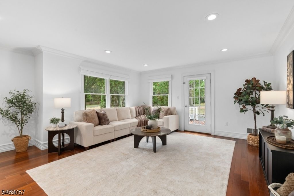 352 Westfield Ave, Ridgewood Village, NJ 07450 — photo 3