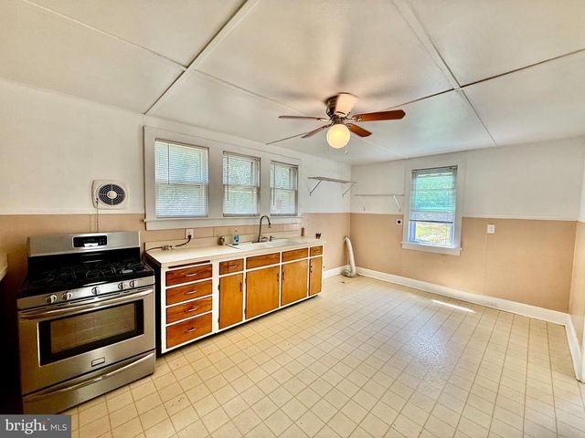 155 WELLS MILLS RD, Waretown, NJ 08758