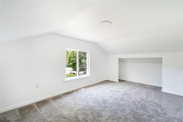 9 Dravis Drive, Youngstown, OH 44515