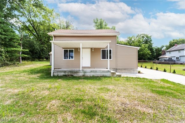 9 Dravis Drive, Youngstown, OH 44515