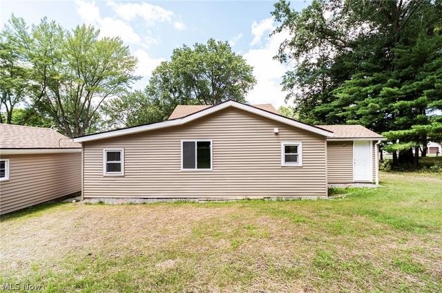 9 Dravis Drive, Youngstown, OH 44515