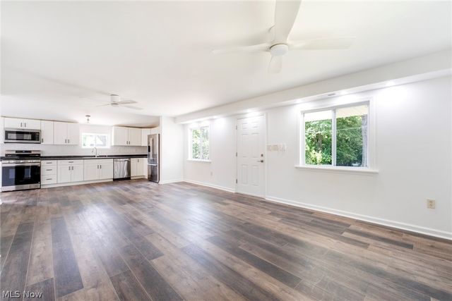 9 Dravis Drive, Youngstown, OH 44515