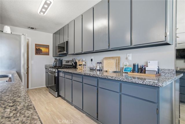 27535 Lakeview, Helendale, CA 92342