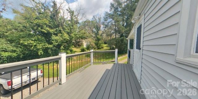 214 Governors View Road, Asheville, NC 28805