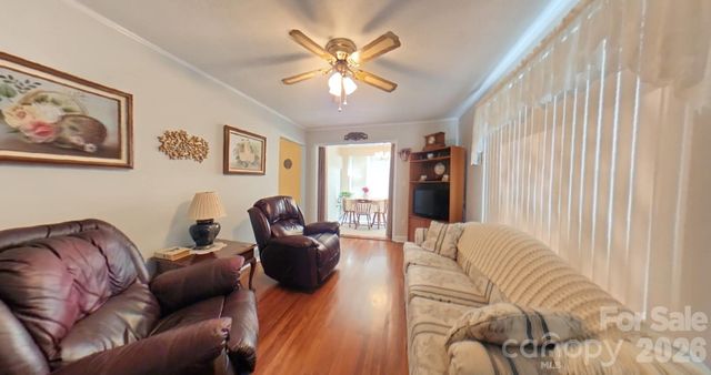 214 Governors View Road, Asheville, NC 28805