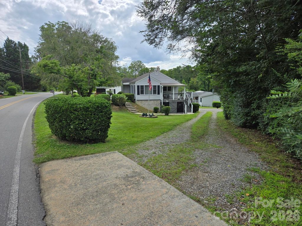 214 Governors View Road, Asheville, NC 28805