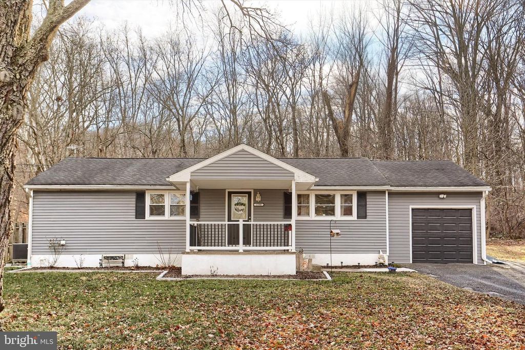 1590 ROUNDTOP RD, Middletown, PA 17057