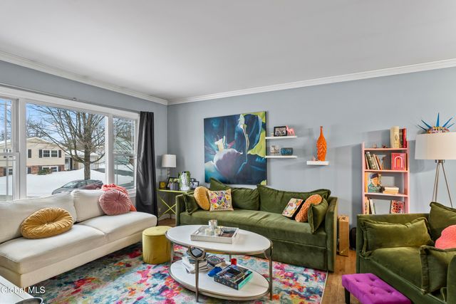 203 Deerfield Court, Voorheesville, NY 12186