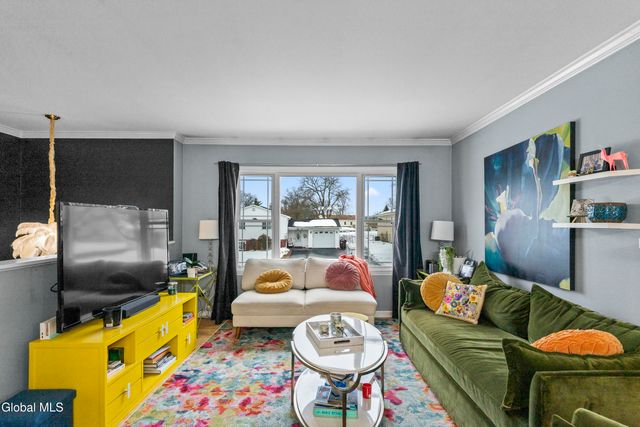 203 Deerfield Court, Voorheesville, NY 12186