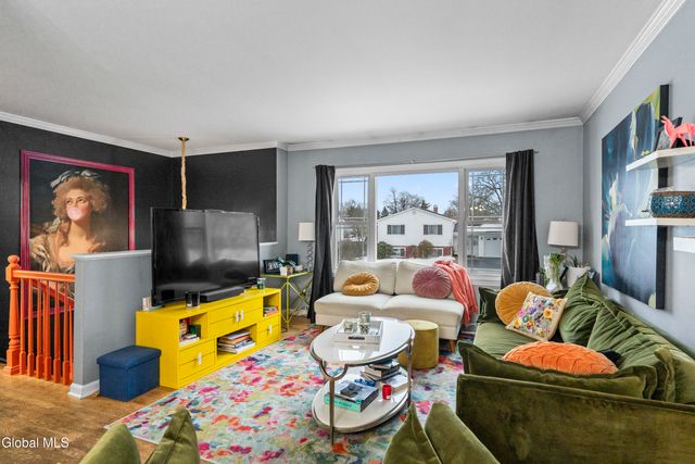 203 Deerfield Court, Voorheesville, NY 12186