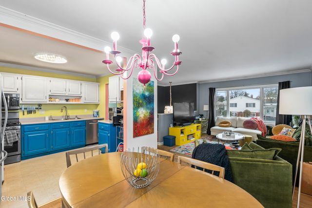 203 Deerfield Court, Voorheesville, NY 12186