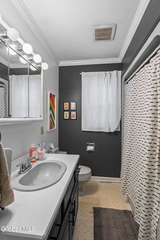 203 Deerfield Court, Voorheesville, NY 12186