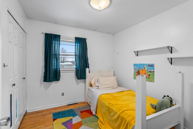 203 Deerfield Court, Voorheesville, NY 12186