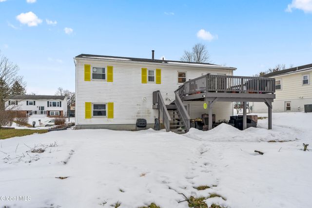 203 Deerfield Court, Voorheesville, NY 12186