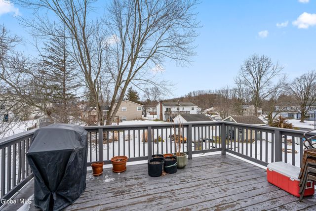 203 Deerfield Court, Voorheesville, NY 12186