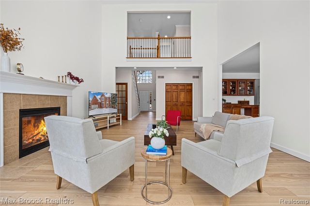 1205 Tulberry Circle, Rochester, MI 48306