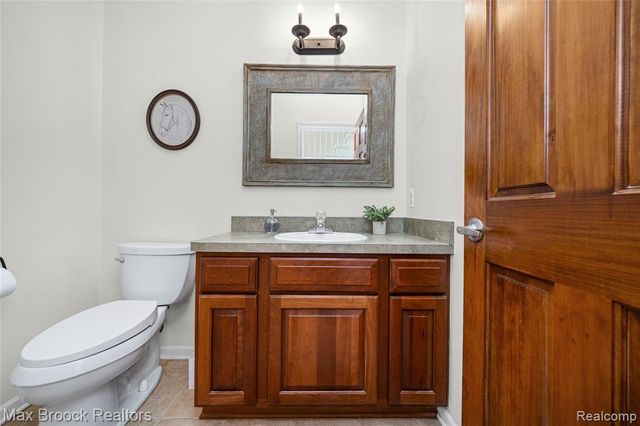 1205 Tulberry Circle, Rochester, MI 48306