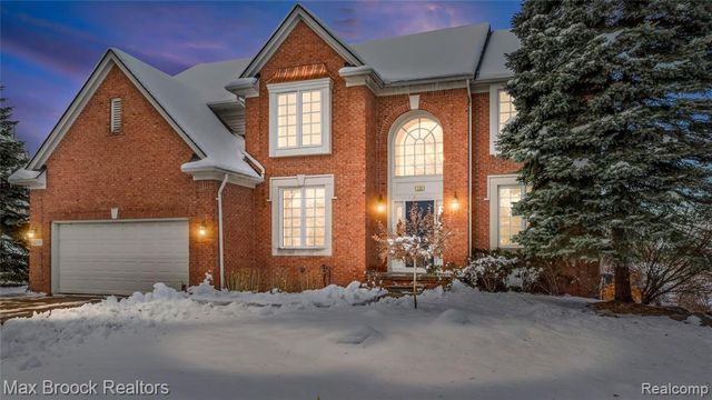 1205 Tulberry Circle, Rochester, MI 48306