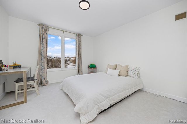 1205 Tulberry Circle, Rochester, MI 48306