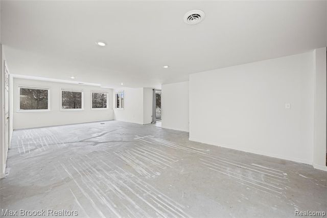 1205 Tulberry Circle, Rochester, MI 48306