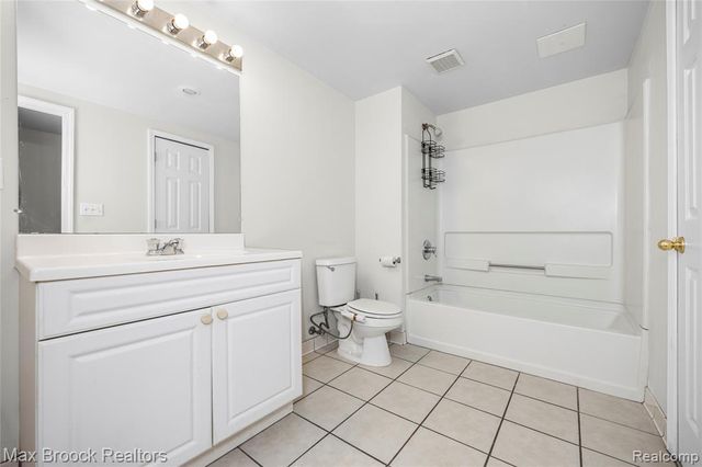 1205 Tulberry Circle, Rochester, MI 48306