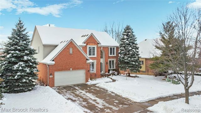 1205 Tulberry Circle, Rochester, MI 48306