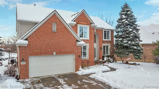 1205 Tulberry Circle, Rochester, MI 48306