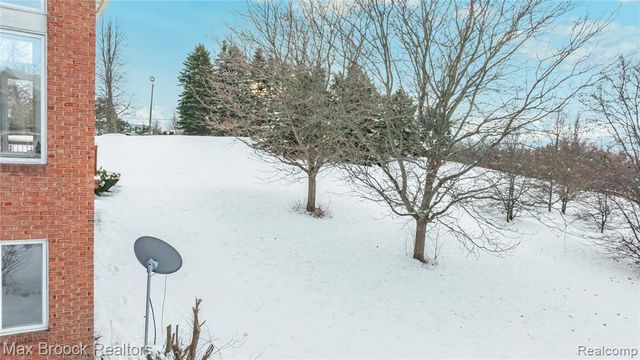 1205 Tulberry Circle, Rochester, MI 48306