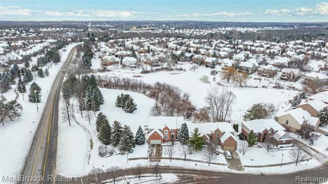 1205 Tulberry Circle, Rochester, MI 48306