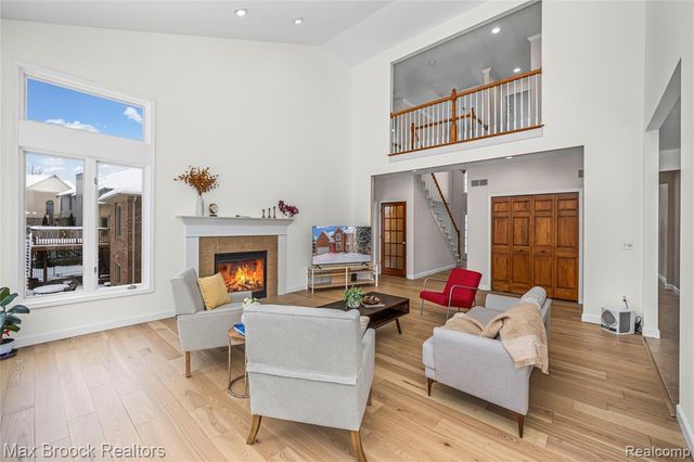 1205 Tulberry Circle, Rochester, MI 48306