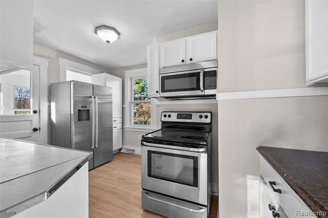 428 Bauman Avenue, Commerce Twp, MI 48017