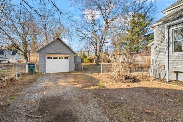 428 Bauman Avenue, Commerce Twp, MI 48017