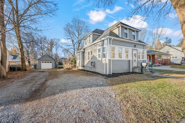 428 Bauman Avenue, Commerce Twp, MI 48017