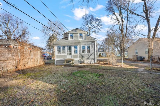 428 Bauman Avenue, Commerce Twp, MI 48017