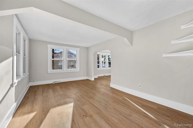 428 Bauman Avenue, Commerce Twp, MI 48017