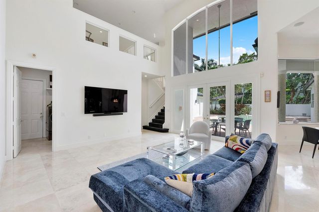 6015 Pinewood Avenue, Parkland, FL 33067