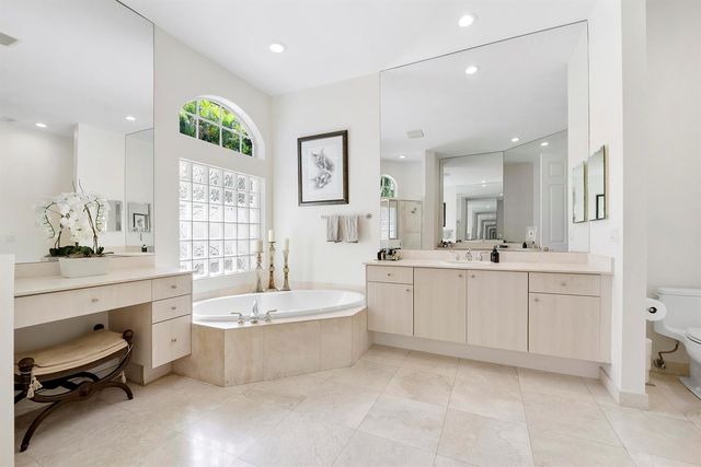 6015 Pinewood Avenue, Parkland, FL 33067