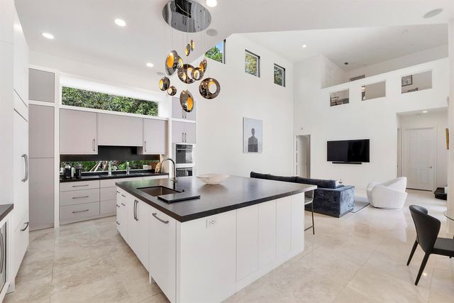 6015 Pinewood Avenue, Parkland, FL 33067