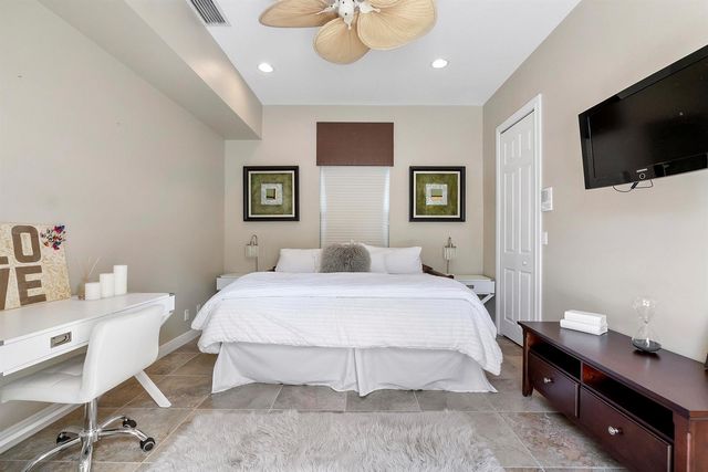 6015 Pinewood Avenue, Parkland, FL 33067
