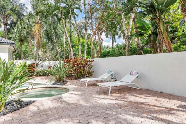 6015 Pinewood Avenue, Parkland, FL 33067